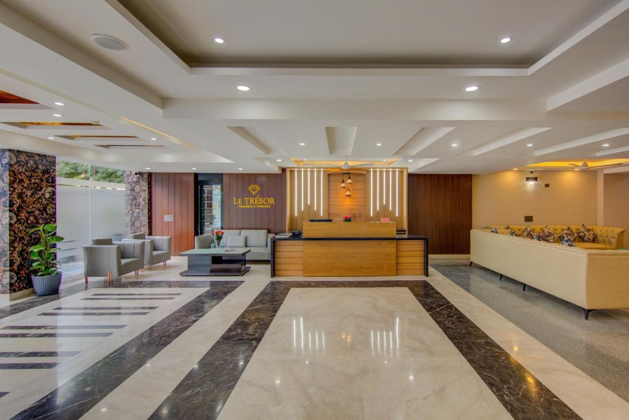Le Tresor Hotel New Delhi Exterior foto