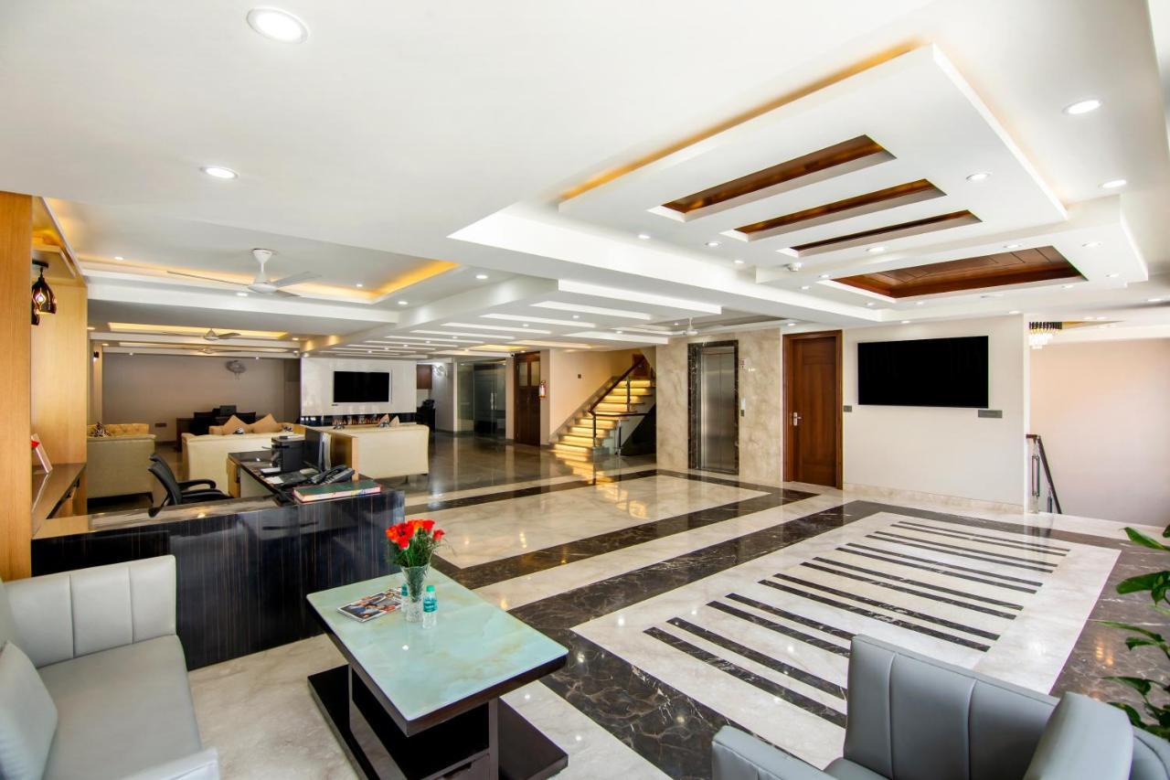 Le Tresor Hotel New Delhi Exterior foto