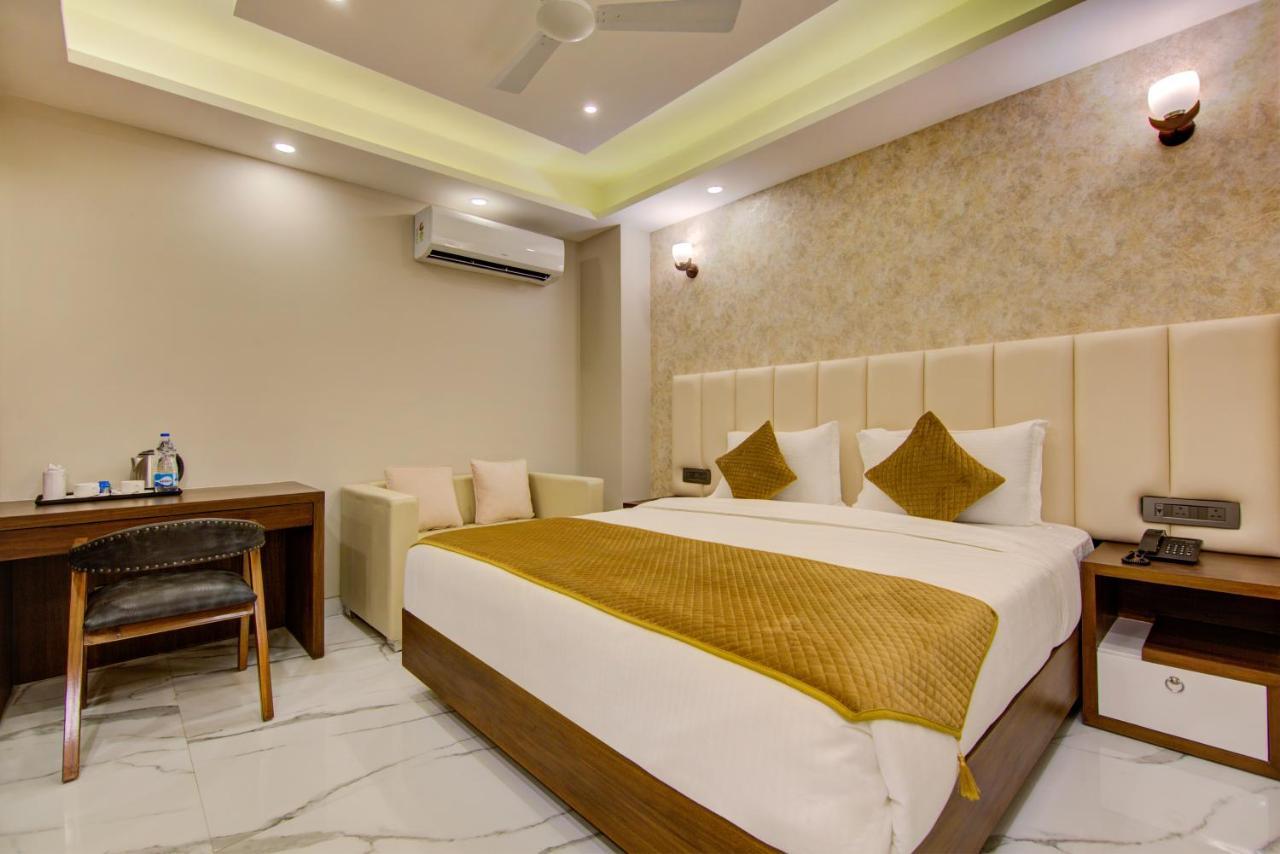 Le Tresor Hotel New Delhi Exterior foto